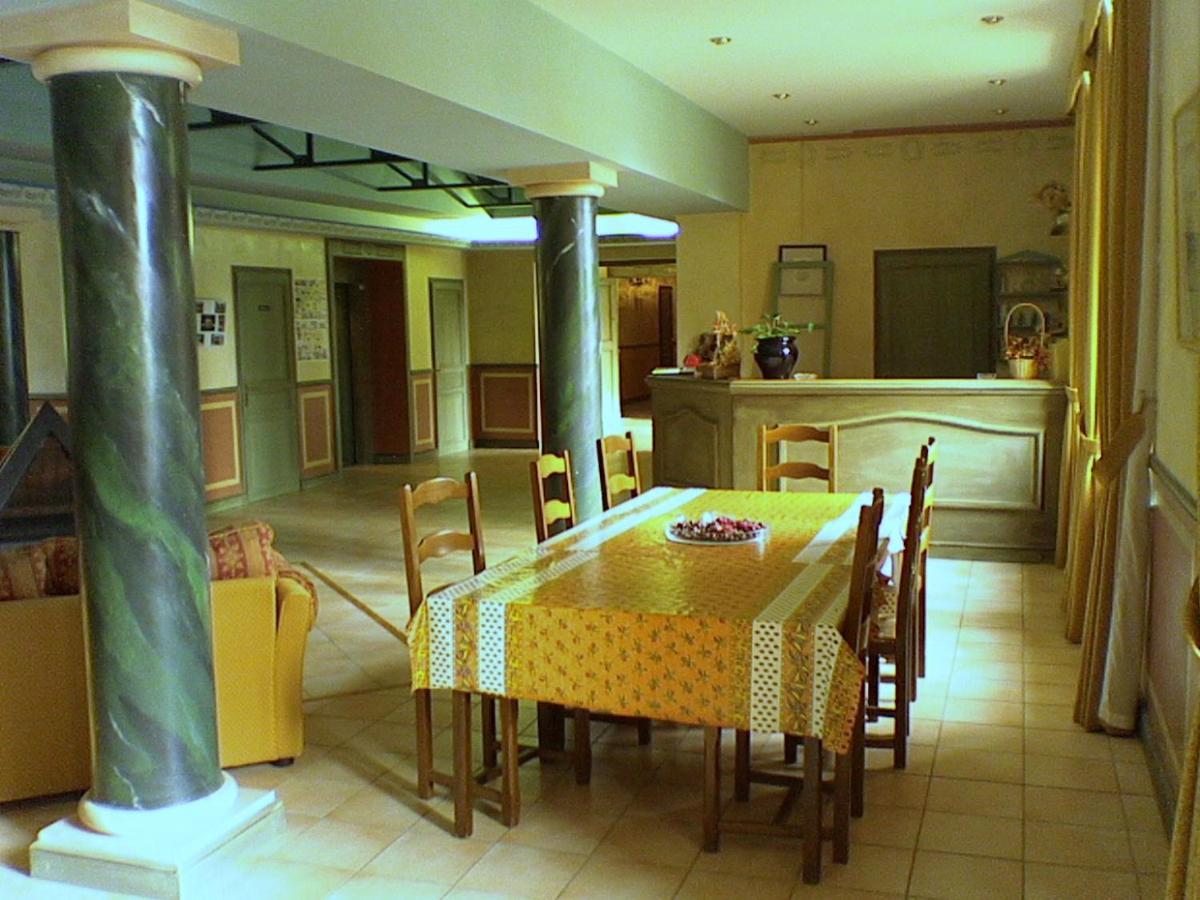 Appartement Chateau Des Gipieres Монбрен-ле-Бен Экстерьер фото